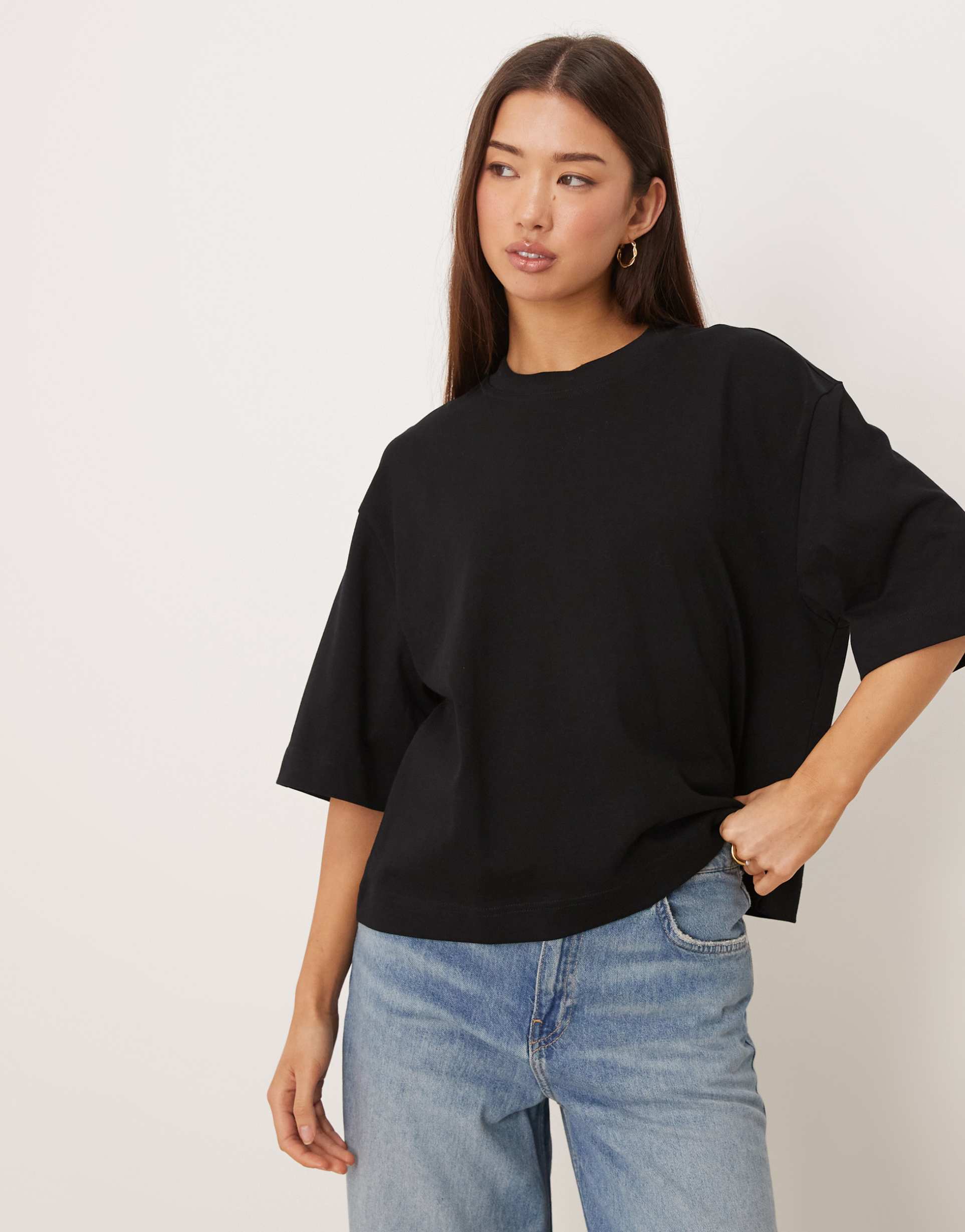 gina tricot short sleeve boxy tee in black