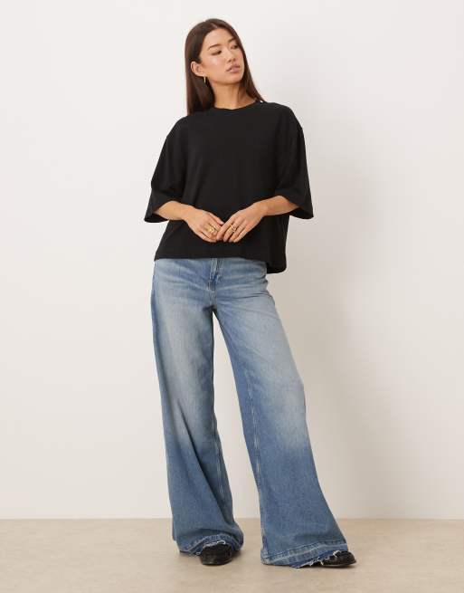 Gina Tricot short sleeve boxy tee in black, 2 of 4
