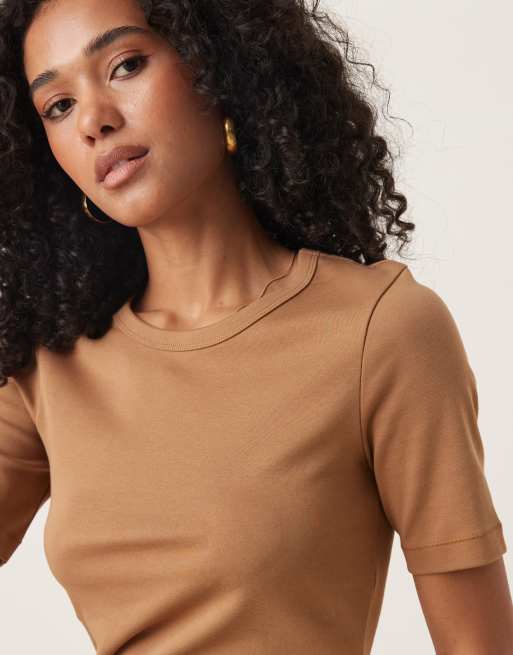 Gina Tricot short sleeve classic t-shirt in light brown, 2 of 4