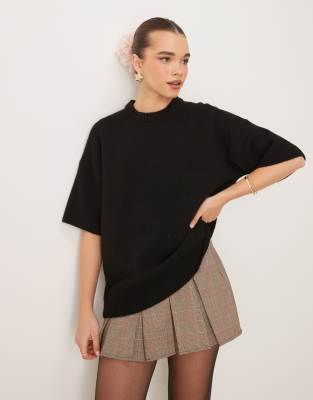 short sleeve knitted oversized sweater in black