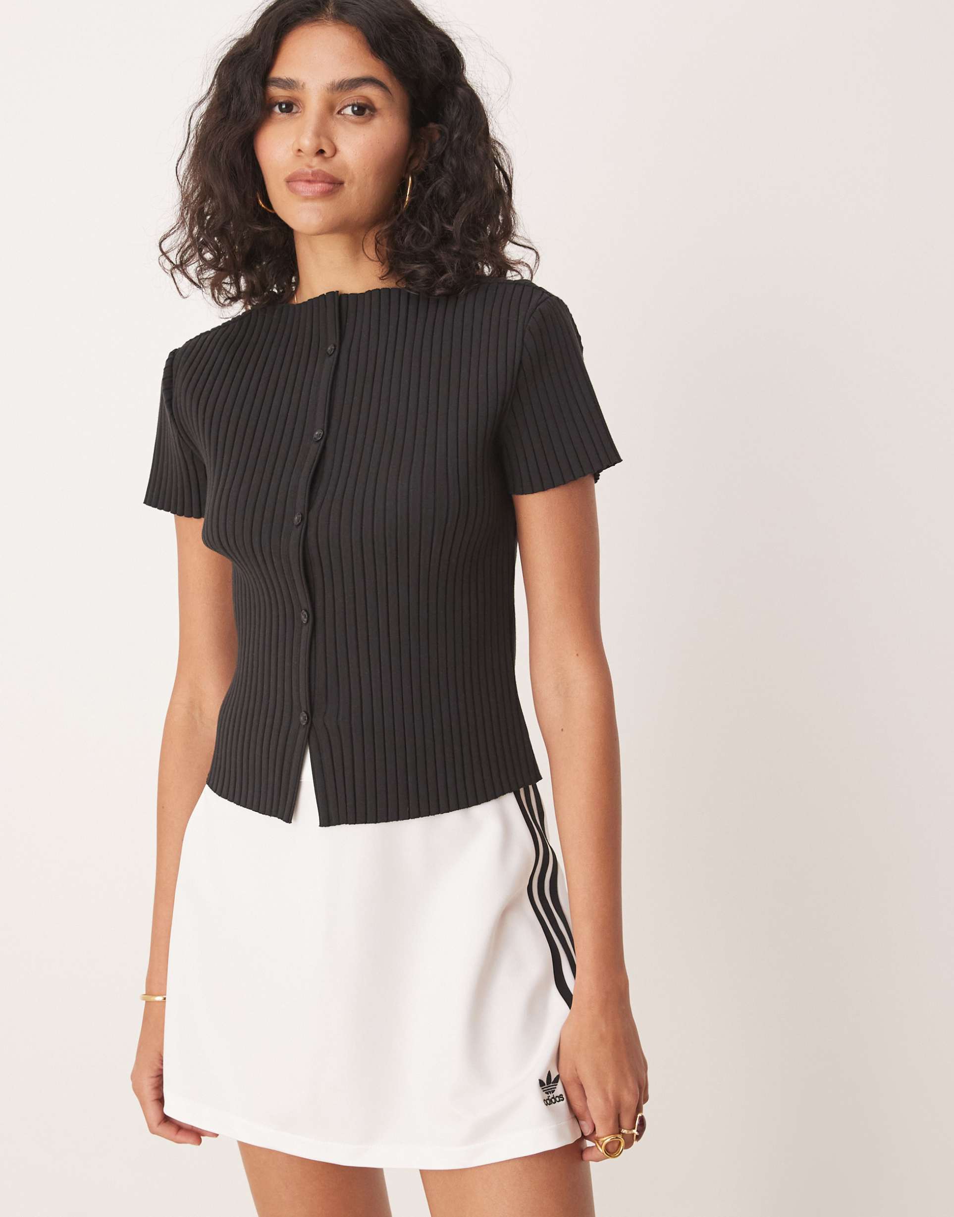 gina tricot short sleeve rib button front top in black