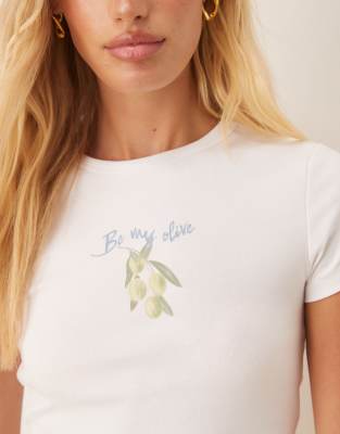 Gina Tricot Short Sleeve Slim Fit Olive Brunch Small Graphic Print