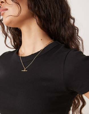 GINA TRICOT SHORT SLEEVE SLIM FIT TOP 
