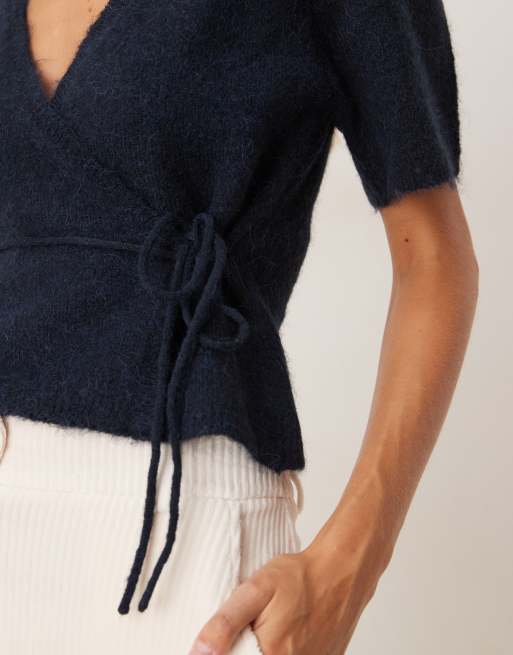 Gina Tricot short sleeve v neck knitted wool alpaca wrap tie front top in navy blue, 2 of 4