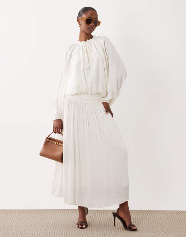 Gina Tricot dropped waist pleated midaxi skirt in off white | ASOS