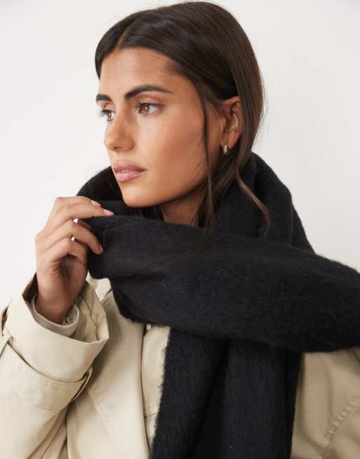 Gina Tricot soft chunky scarf in black, 2 of 3