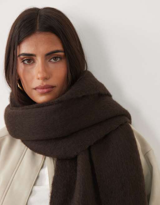 Gina Tricot soft chunky scarf in brown, 2 of 3