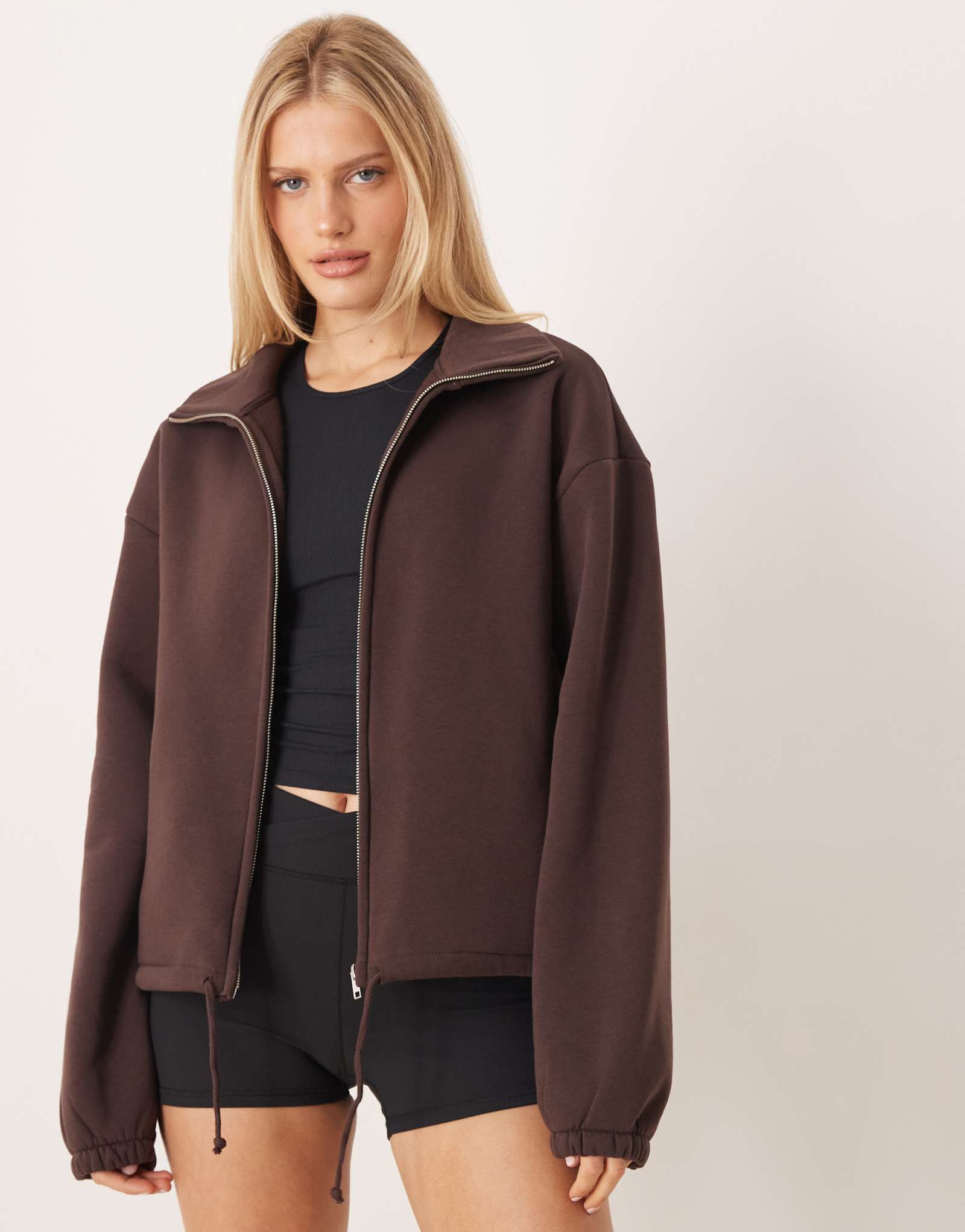 Трикотажное изделие Gina из флиса с мягким ворсом borg sport на молнии коричневого цвета