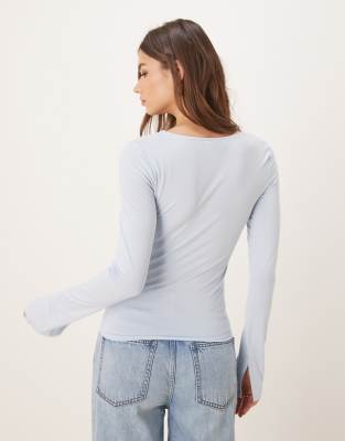 GINA TRICOT SOFT TOUCH LONG SLEEVE TOP WITH SCOOP NECK AND SPLIT CUFFS 