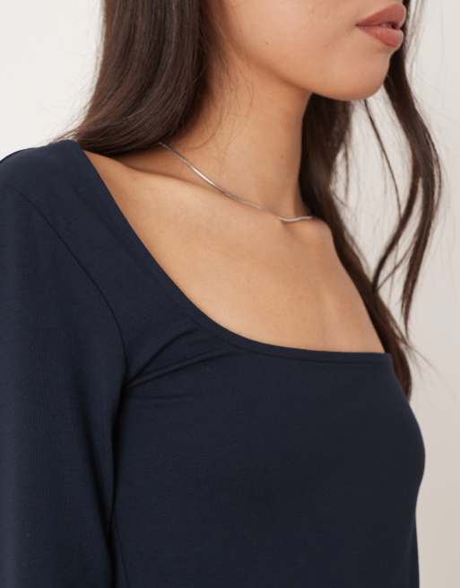 Gina Tricot Soft Touch long sleeve top with scoop neck and split cuffs in navy, 3 of 4