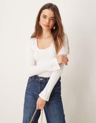 Soft Touch long sleeve top with scoop neck and split cuffs in off white