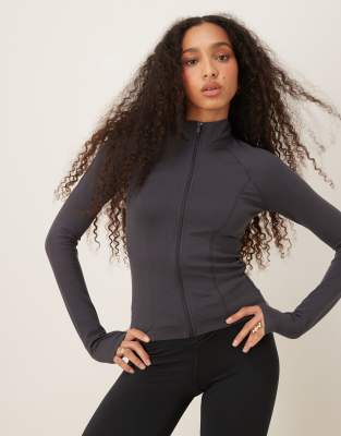 Gina Tricot - Soft Touch - Nahtlose Sportjacke in Grau mit Reißverschluss