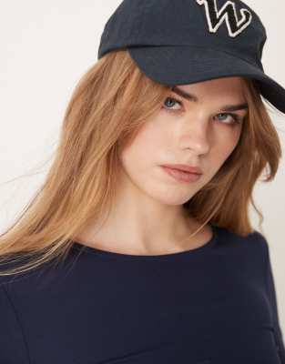GINA TRICOT SOFT TOUCH SLIM FIT CREW NECK TOP 
