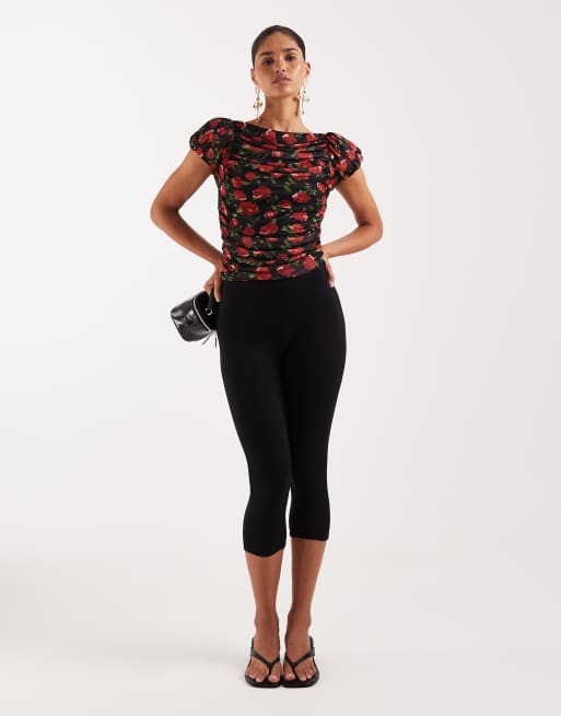 Gina Tricot - Sort mesh-top med korte pufærmer og rødt roseprint, 4 af 4