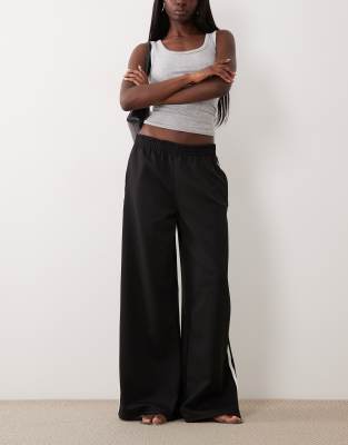 Gina Tricot sporty wide pants in black with white stripe black 13490₽