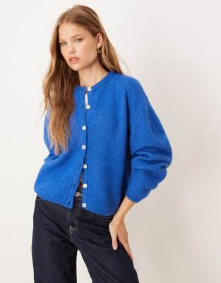 Gina Tricot - Strickjacke aus Wolle und Alpakawolle in Blau mit Rundhalsausschnitt