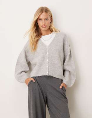 Gina Tricot - Strickjacke aus Wolle und Alpakawolle in Hellgrau meliert mit V-Ausschnitt