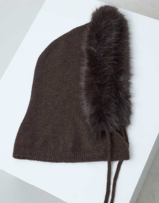 Gina Tricot strikhætte med imiteret pelskant i brun, 5 af 5