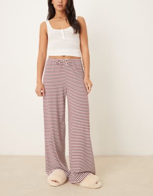 Gina Tricot burgundy and white 10090₽