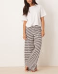 [GINA TRICOT] Gina Tricot supersoft jersey wide leg pants with drawstring waist in white brown stripe S Brown stripe