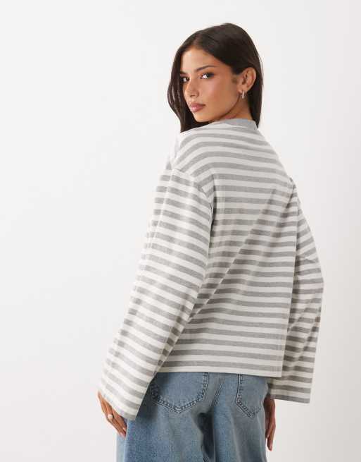 Gina Tricot T-shirt basic a maniche lunghe in puro cotone a righe grigie, 4 di 4
