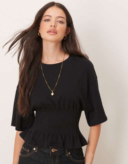   Gina Tricot - T-shirt met korset, korte mouwen en plooie in zwart