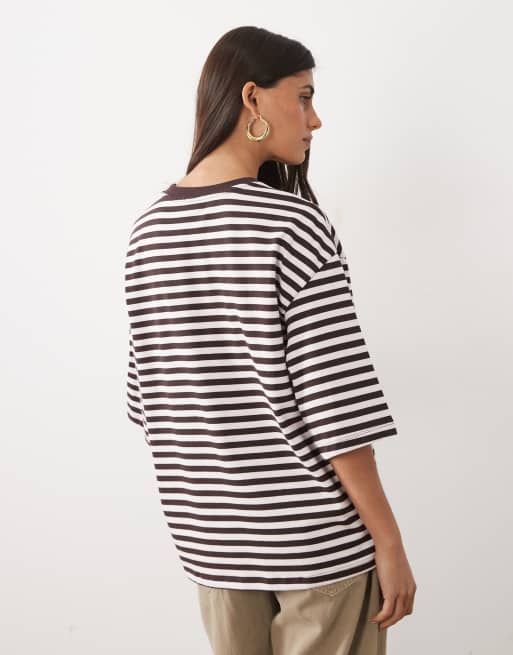 Gina Tricot T-shirt squadrata a maniche corte a righe marroni e bianche, 4 di 4