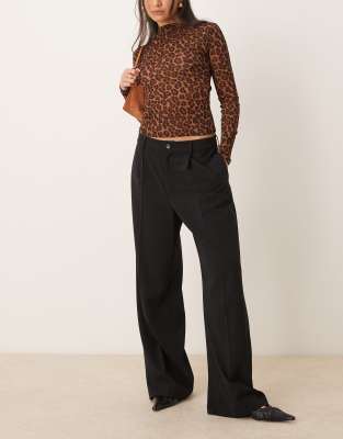 tailored wide leg pants with pleat front in black