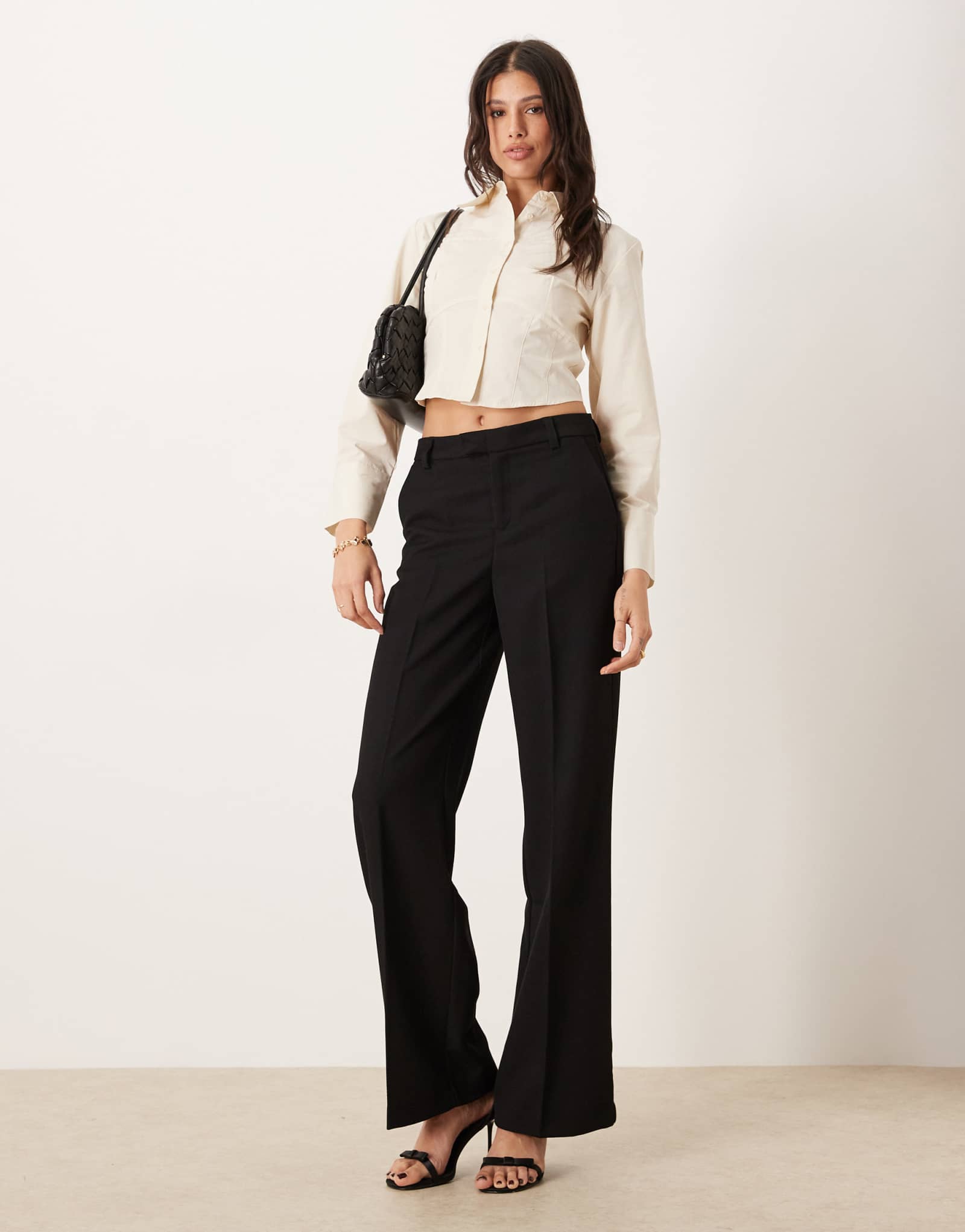 Высокие широкие брюки Gina Tricot черного цвета, сшитые на заказ