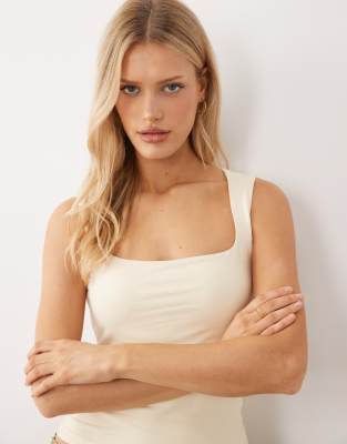 Gina Tricot - Tanktop in Buttermilchgelb mit eckigem Ausschnitt