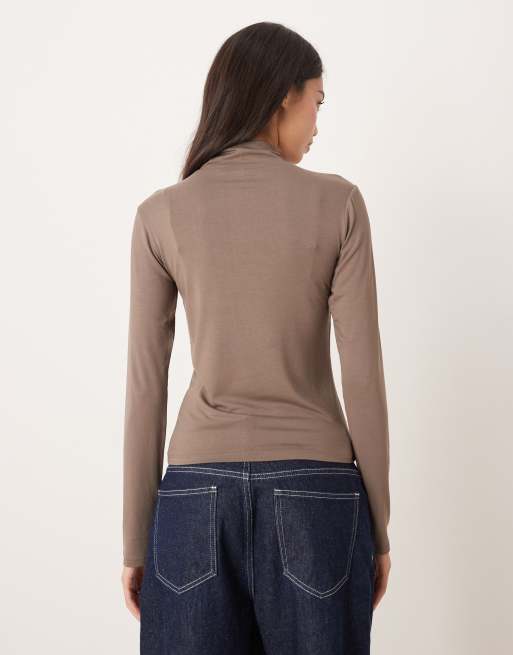 Gina Tricot - Top à manches longues et col montant en jersey doux au toucher - Marron champignon, 3 de 4