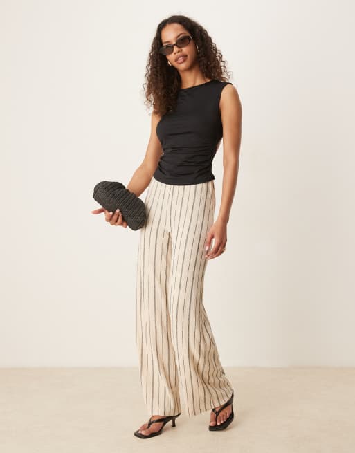 Gina Tricot - Top a maniche corte nero aperto sul retro, 2 di 4