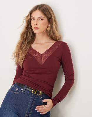 Gina Tricot - Top a maniche lunghe color bordeaux con scollo a V in pizzo 