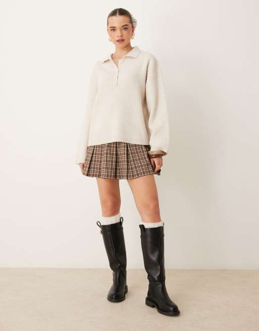 Gina Tricot - Top a maniche lunghe in maglia color pietra con colletto stile polo e bottoni
