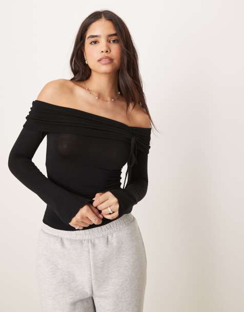 Gina Tricot - Top a maniche lunghe nero con maniche svasate, spalle scoperte e arricciatura - view 1