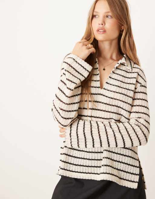 Gina Tricot - Top a maniche lunghe taglio comodo stile polo all'uncinetto beige chiaro e nero a righe