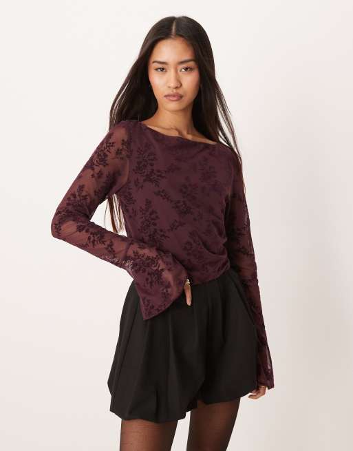 Gina Tricot - Top color bordeaux a fiori con maniche lunghe svasate
