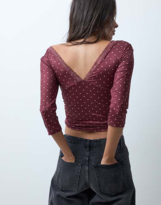 Gina Tricot top con scollo a V, maniche a tre quarti e pizzo, a micro pois bordeaux, 4 di 5