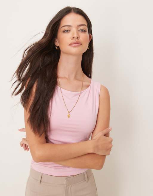 Gina Tricot - Top in jersey morbido al tatto rosa con scollo a barchetta drappeggiato e arricciature laterali