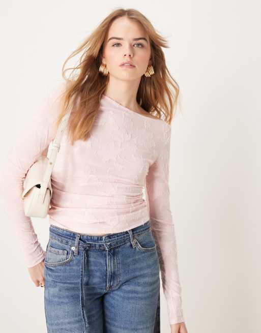 Gina Tricot - Top manches longues en jersey avec encolure bateau asymétrique et motif tissé en jacquard - Rose