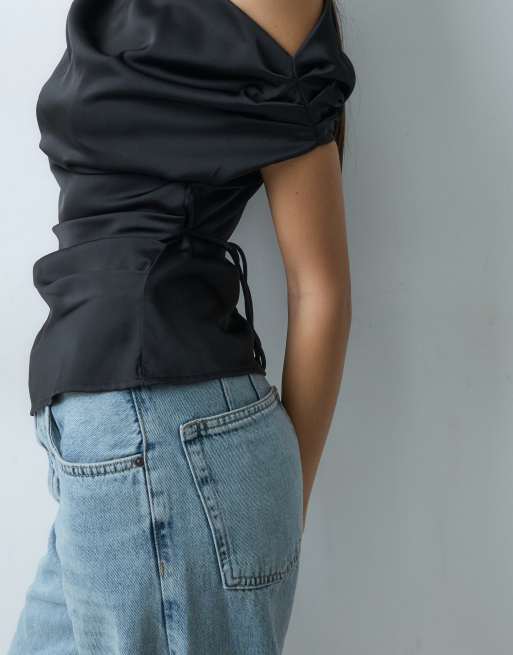 Gina Tricot top monospalla in raso arricciato nero, 3 di 5