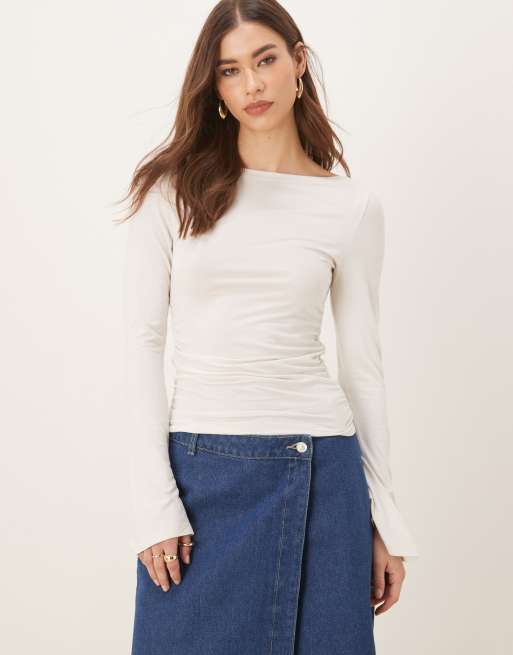 Gina Tricot - Top morbido al tatto bianco sporco a maniche lunghe con scollo a barchetta