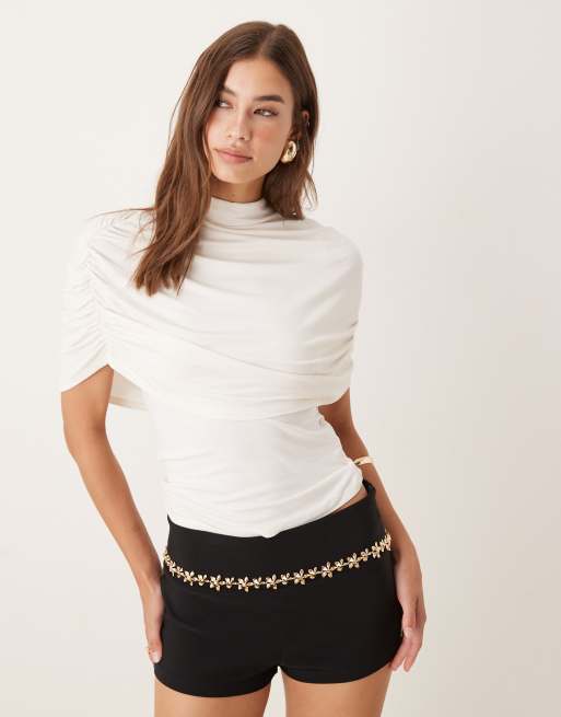 Gina Tricot - Top stile mantella taglio corto bianco arricciato