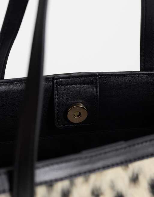 Gina Tricot toteväska i läderimitation med foder och leopardmönster med hårstruktur, 3 av 4