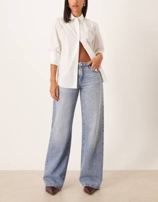 Gina Tricot - Verzierte Jeans in mittelblauer Waschung mit mittelhohem Bund