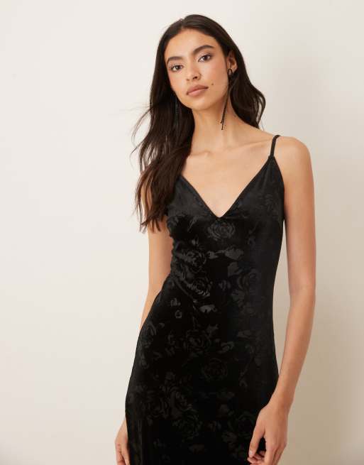 Gina Tricot - Vestito lungo in velluto nero jacquard con rose, 2 di 4