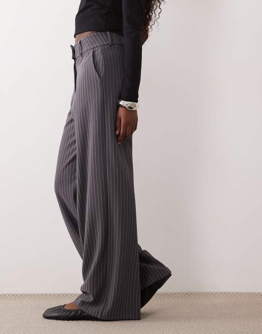 Gina Tricot vida jerseybyxor med grå pinstripe, 3 av 5