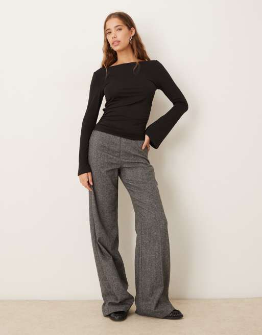 Gina Tricot – Weiches Oberteil in Schwarz mit U-Boot-Ausschnitt, 2 von 4