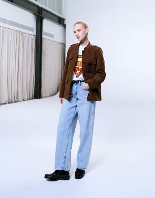 Gina Tricot - Weite Barrel-Jeans in hellblauer Waschung