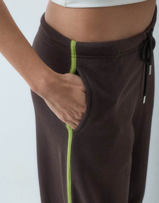 Gina Tricot wide leg side stripe jogger co-ord in brown, 4 of 5